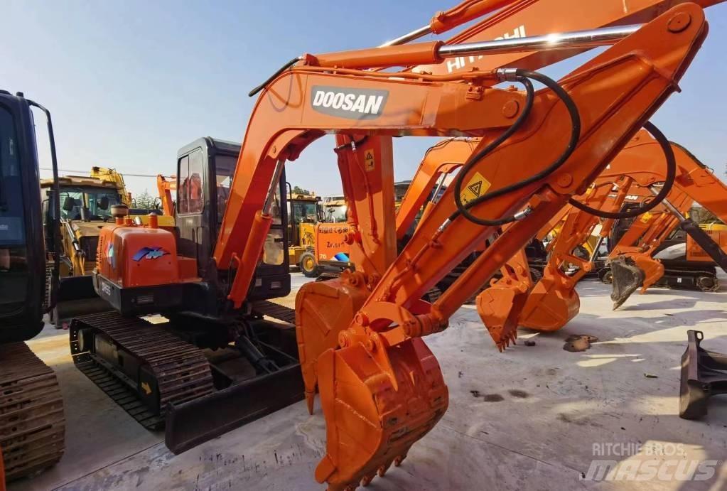 Doosan DH55 Bagri goseničarji