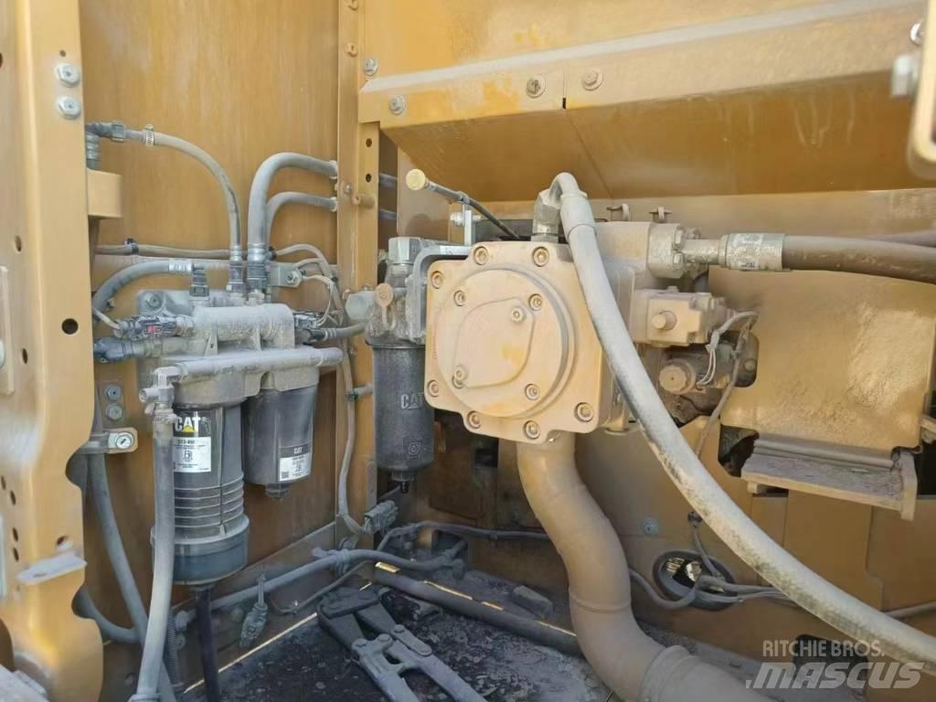 CAT 320 GC Bagri goseničarji