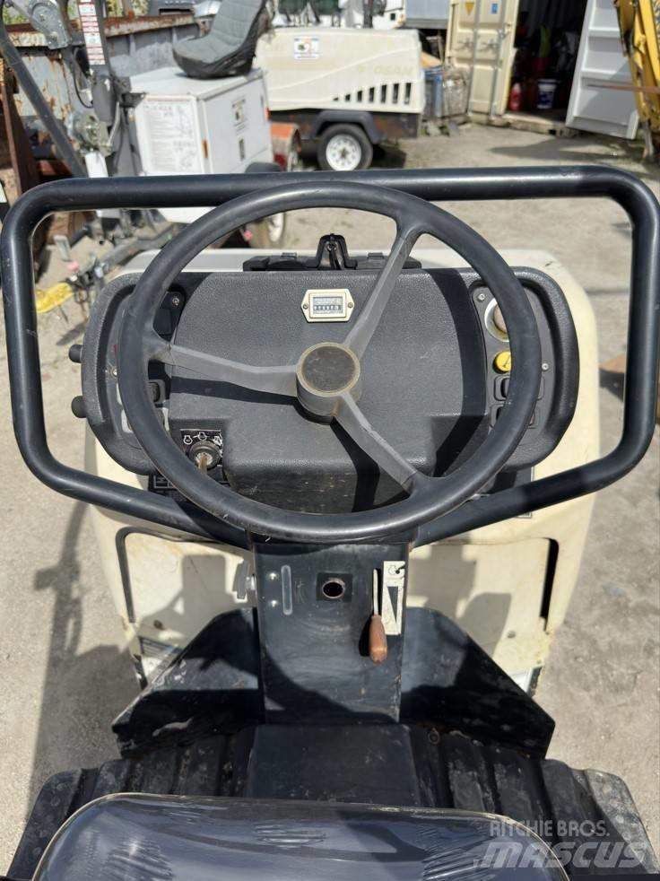 Ingersoll Rand DD 16 Kompaktorji tal