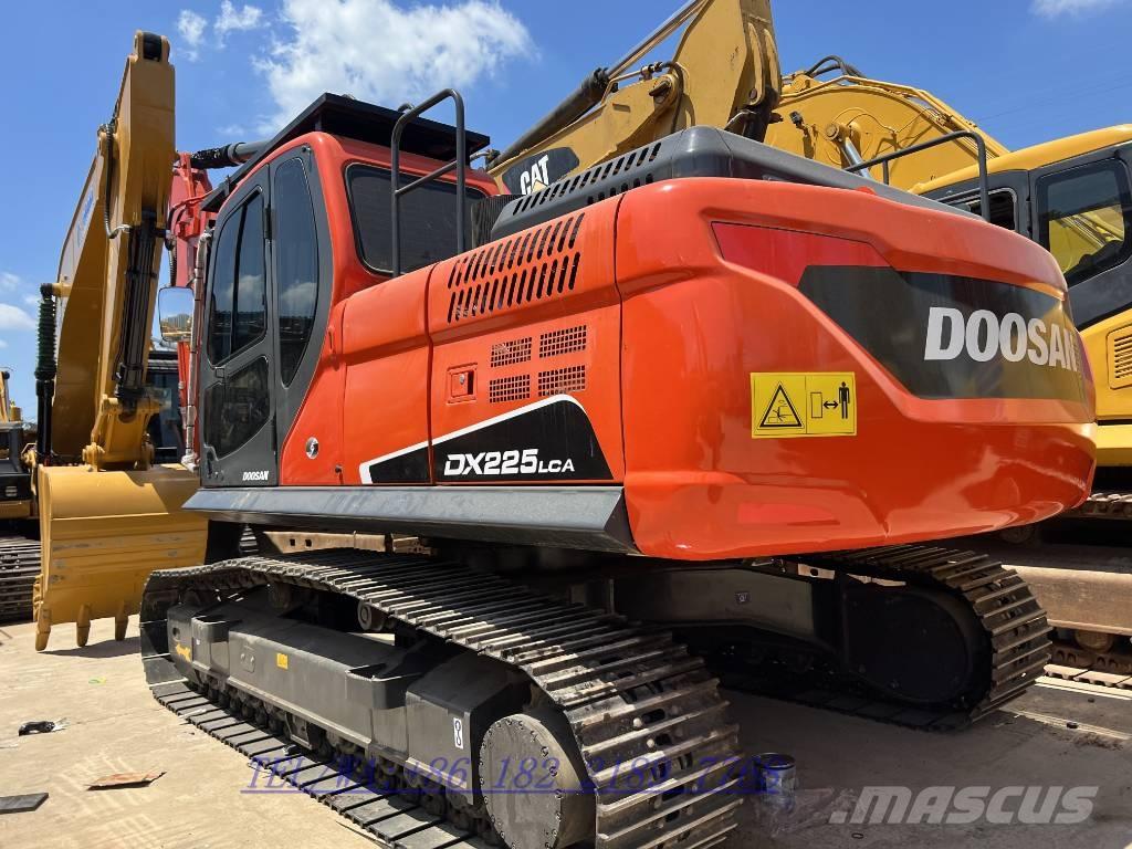 Doosan DX225 Bagri goseničarji