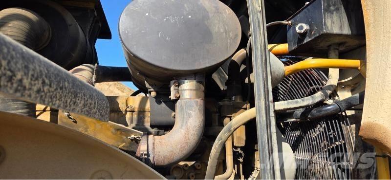 CAT 972 H Kolesni nakladalci