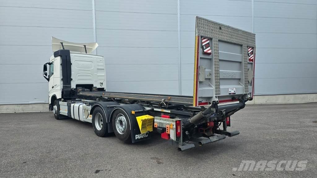 Volvo FH Razstavljivi tovornjaki z žičnimi dvigali