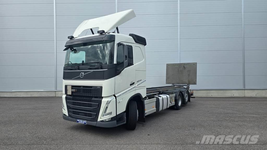 Volvo FH Razstavljivi tovornjaki z žičnimi dvigali