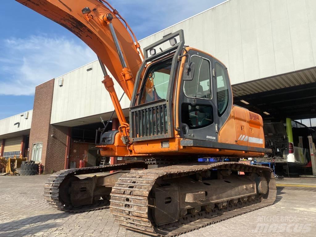 Doosan DX 180 LC Bagri goseničarji