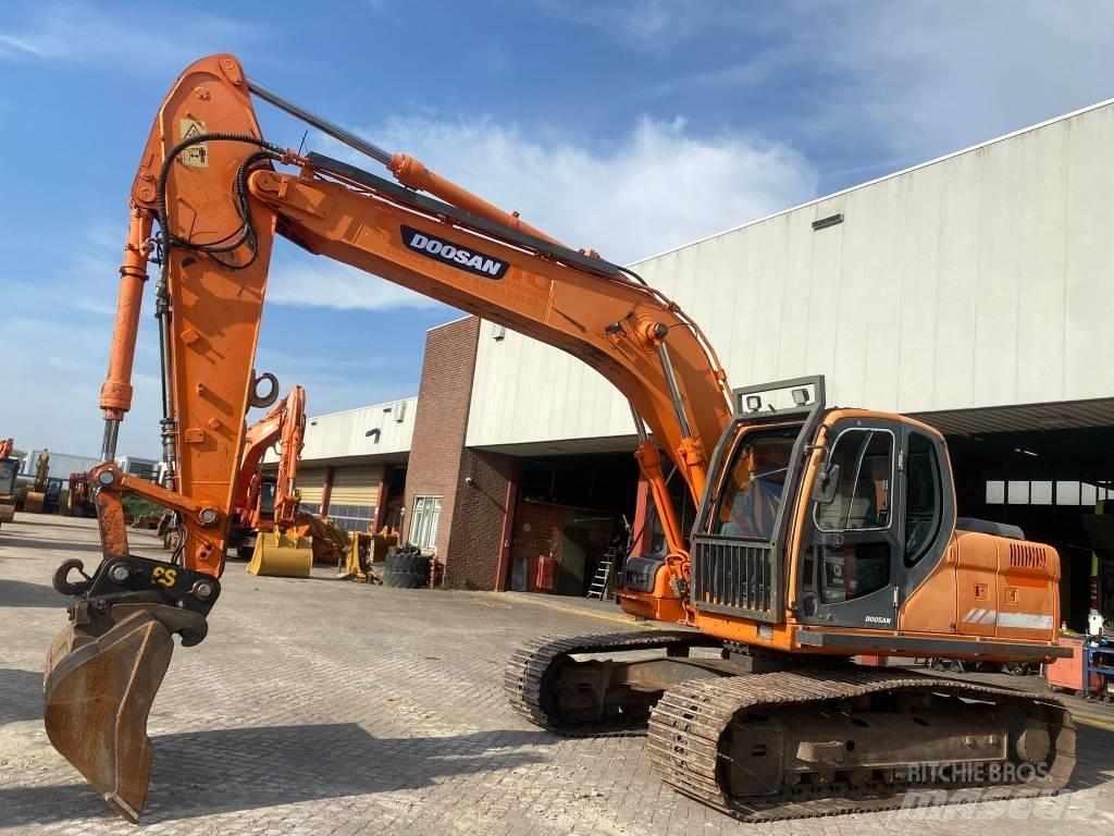 Doosan DX 180 LC Bagri goseničarji