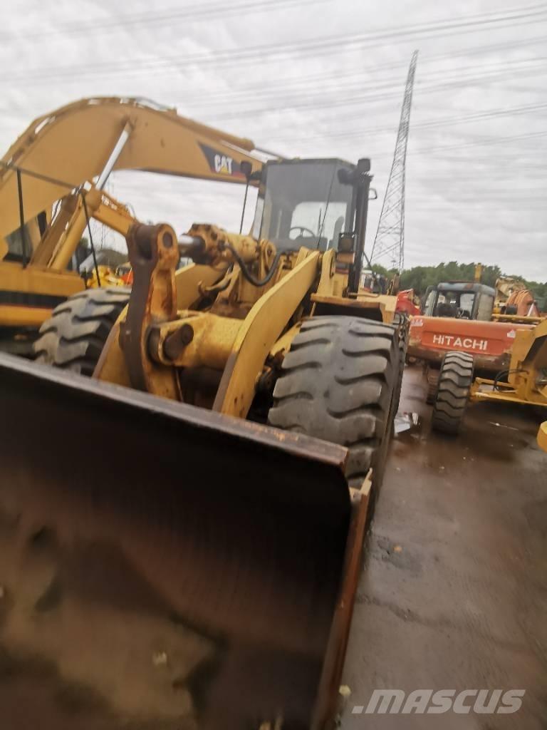 CAT 966F Kolesni nakladalci