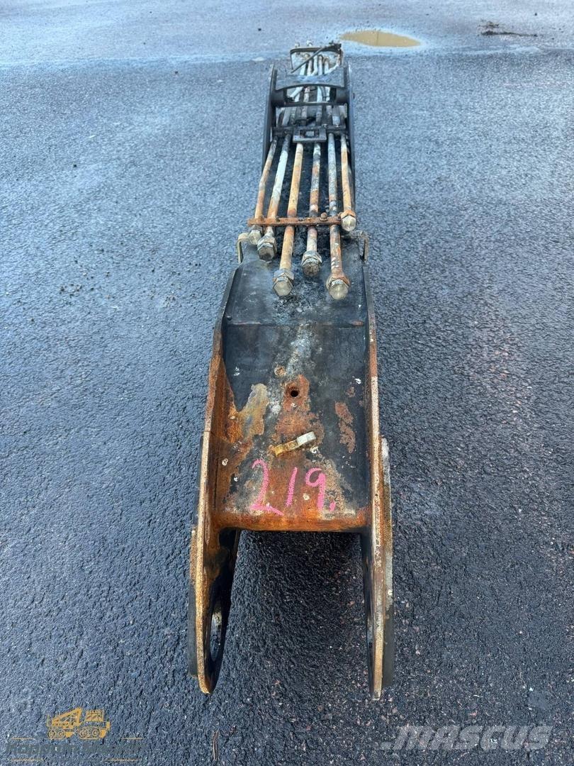 Komatsu 105F Žerjavi za debla