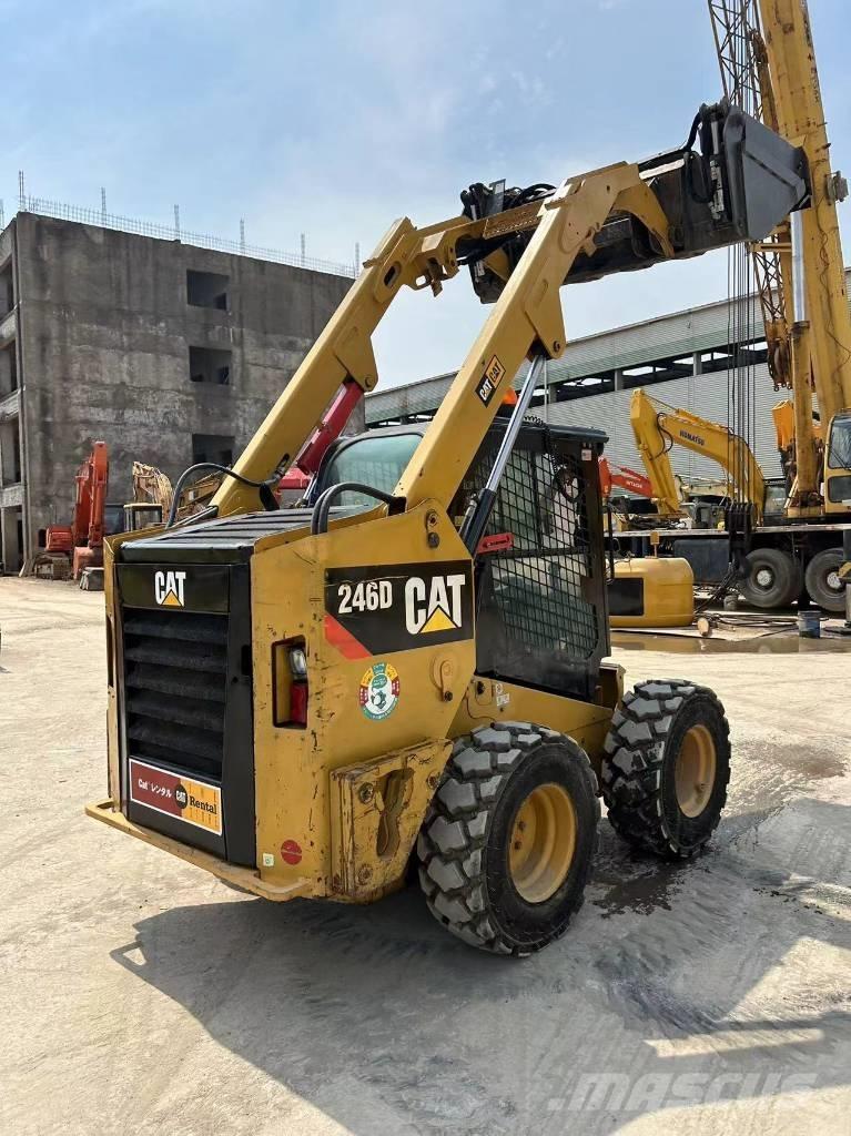 CAT 246 D Skid steer mini nakladalci