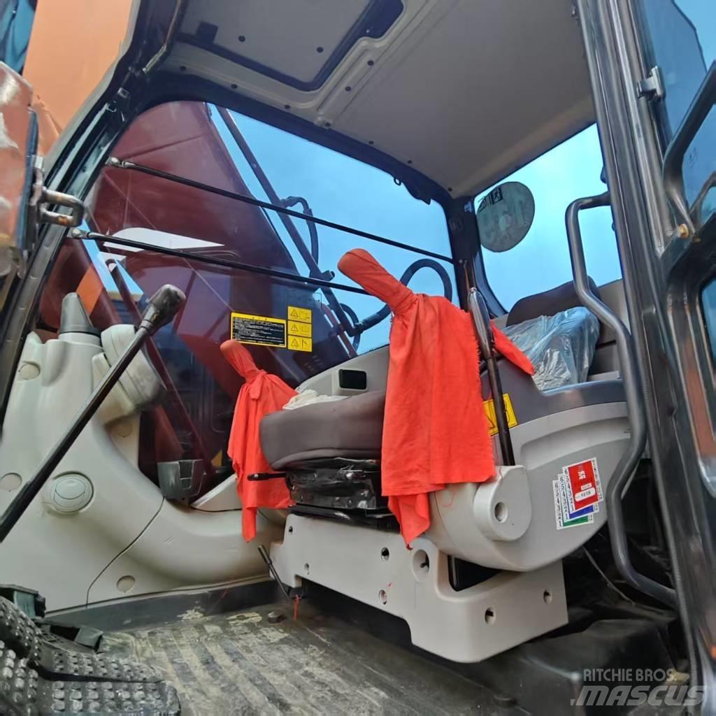 Hitachi ZX 210 Bagri goseničarji