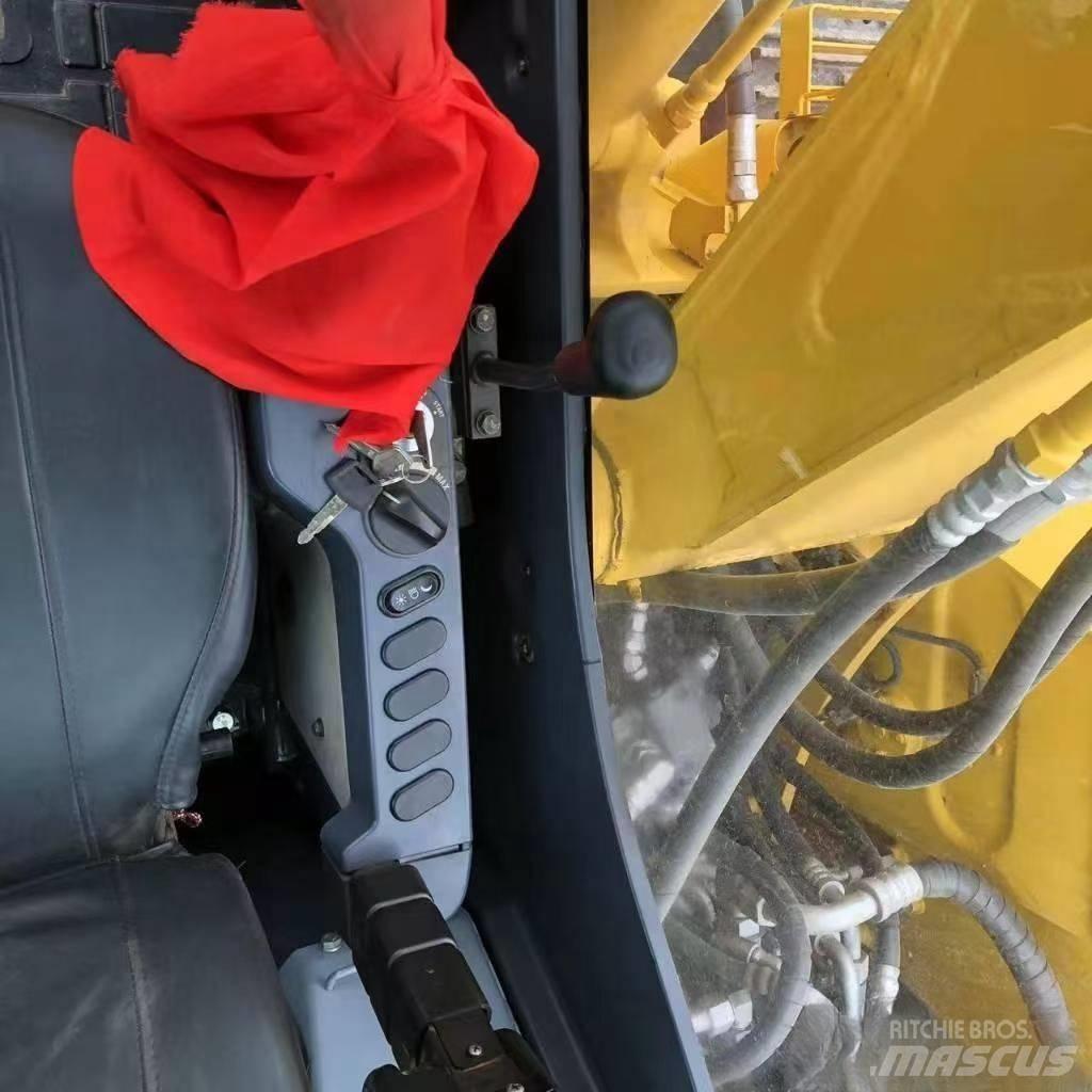 Komatsu PC 60 Bagri goseničarji