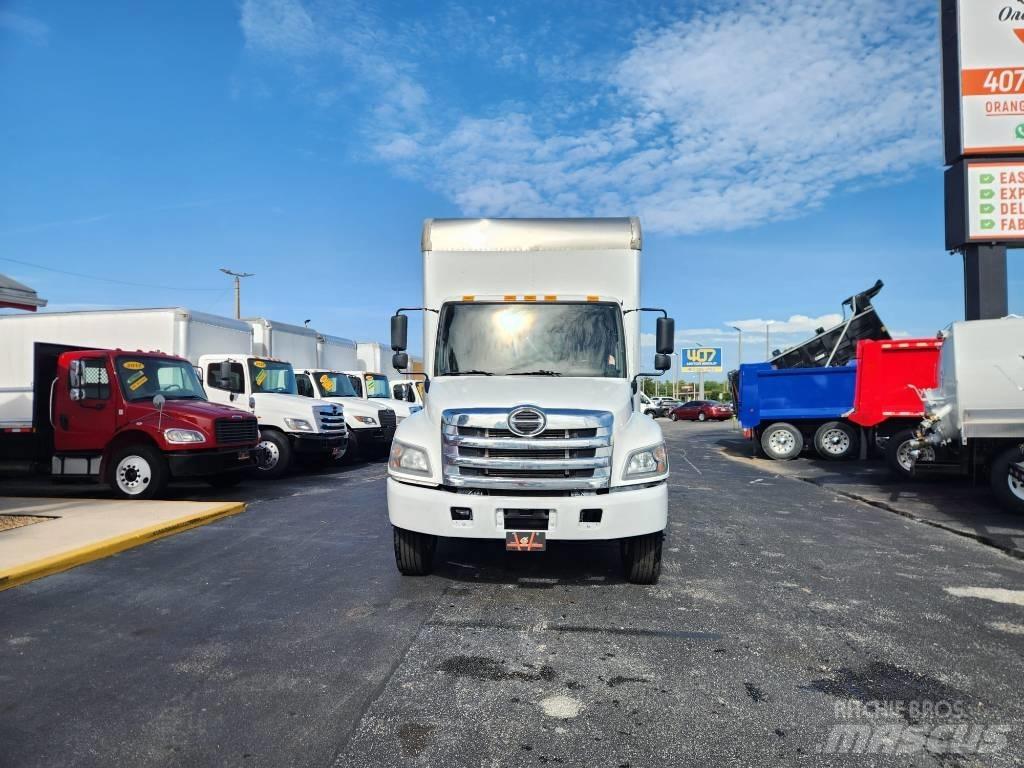 Hino 268 A Tovornjaki zabojniki