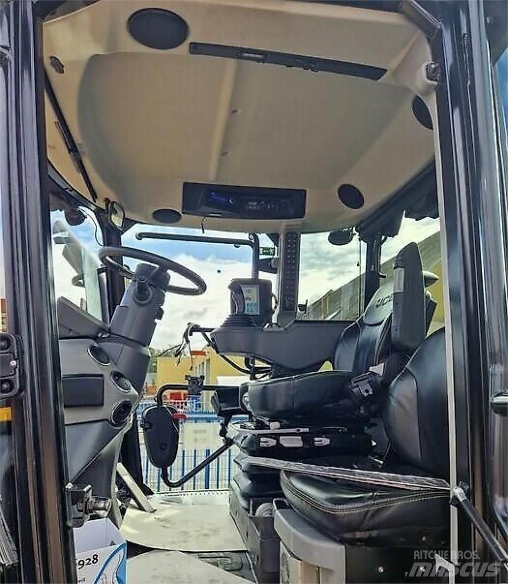 JCB 4220 Fastrac Traktorji