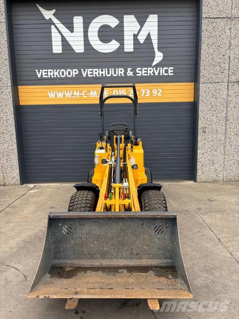 Knikmops KM 130 Kolesni nakladalci