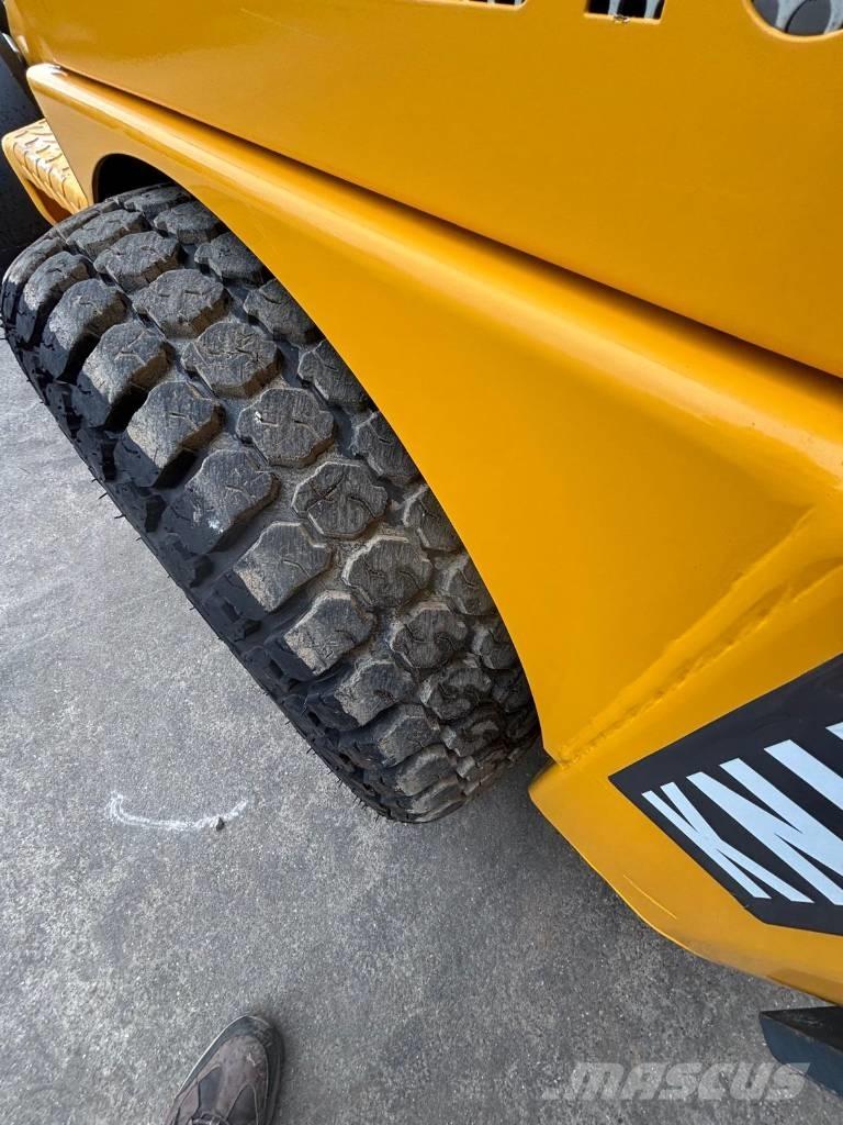 Knikmops KM 130 Kolesni nakladalci