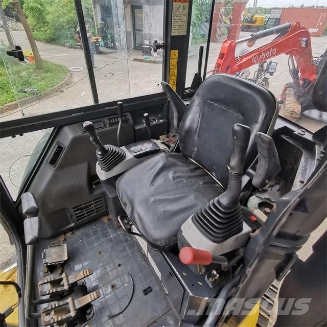 Komatsu PC 35 M-2 Mini bagri <7t