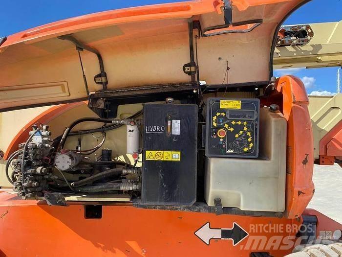 JLG 800AJ Zglobne dvižne ploščadi