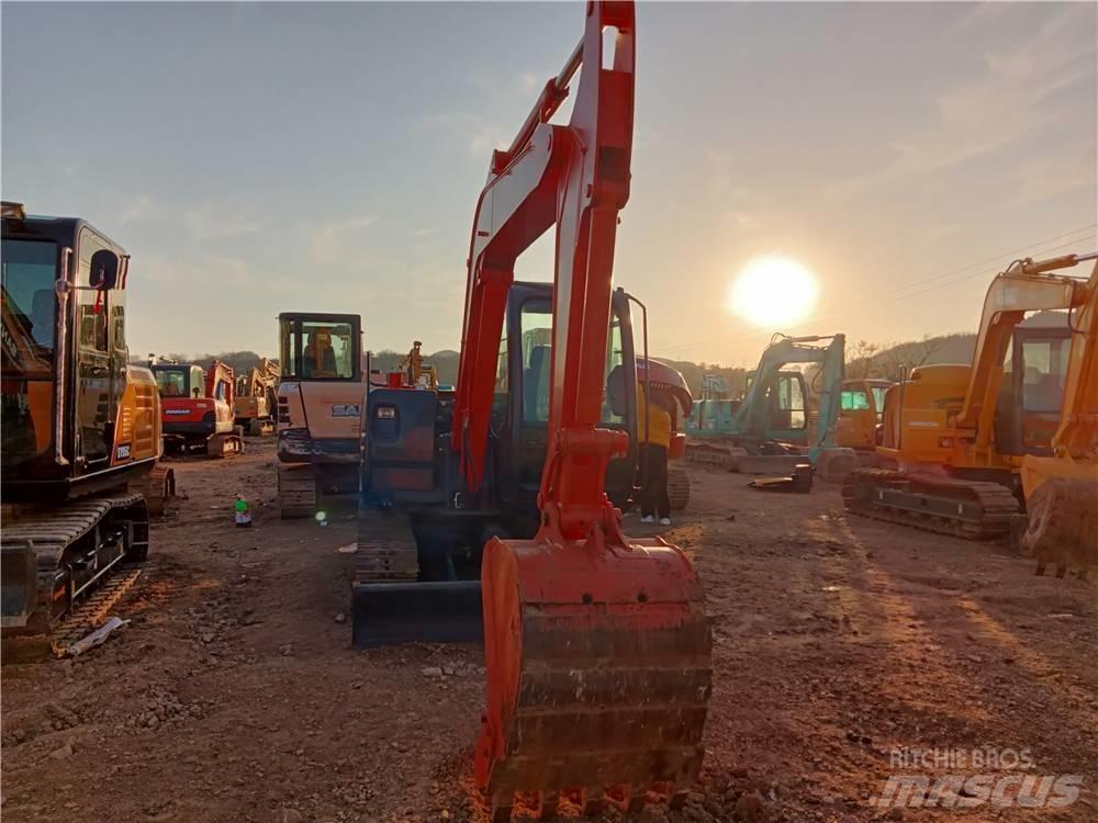 Hitachi ZX 60 Mini bagri <7t