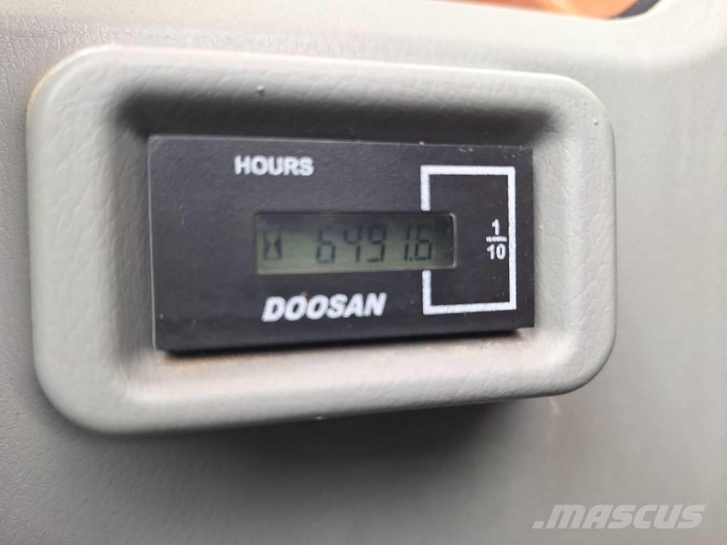 Doosan DX140LCR-5 Bagri goseničarji
