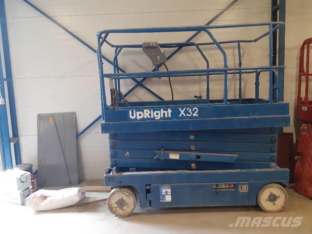 UpRight X 32 Škarjaste dvižne ploščadi