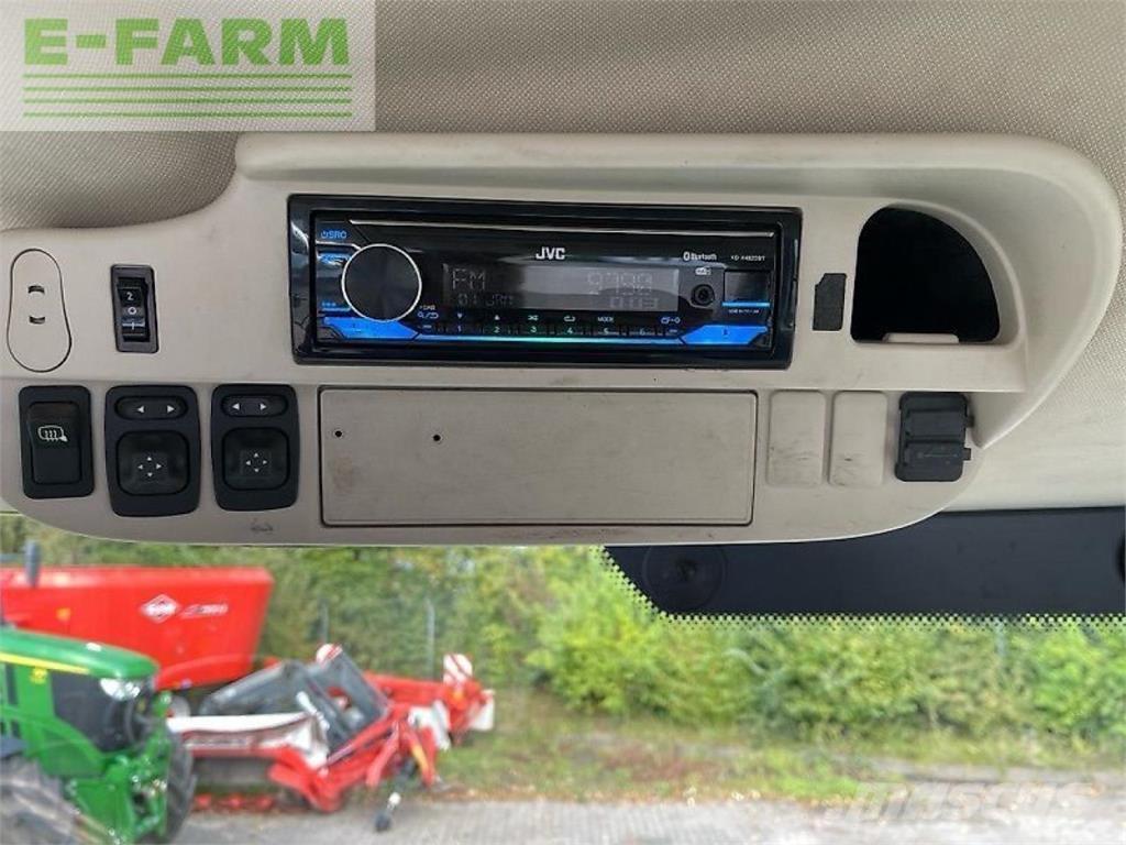 John Deere 6130 r Traktorji