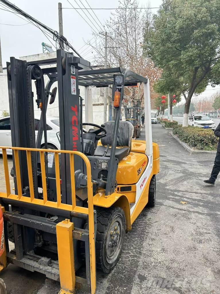 TCM 35 Dizelski viličarji