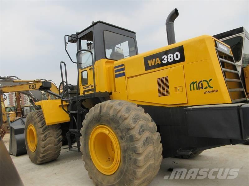 Komatsu WA 380 Kolesni nakladalci