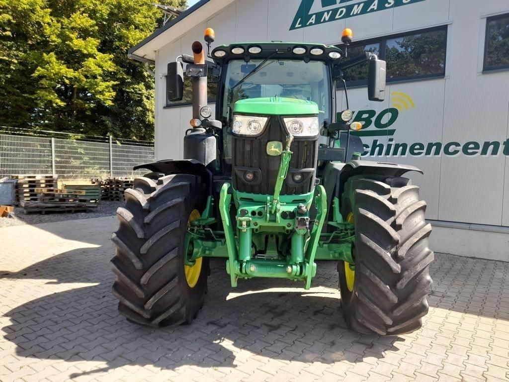 John Deere 6215R Traktorji