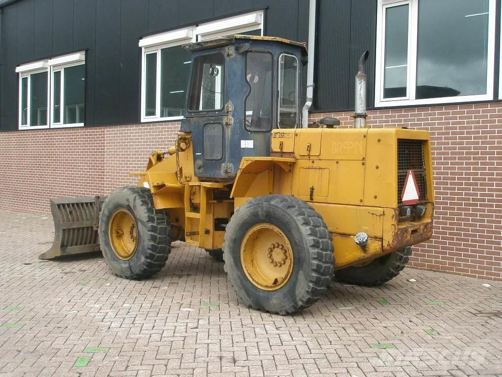 Komatsu W40-2 Kolesni nakladalci