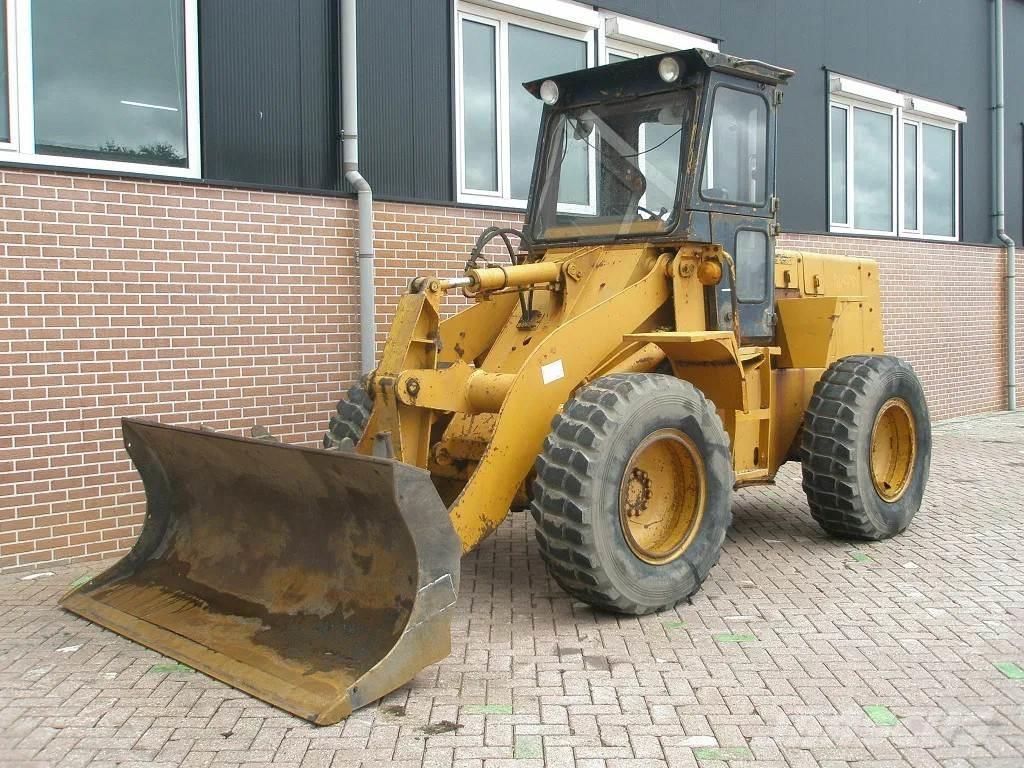 Komatsu W40-2 Kolesni nakladalci