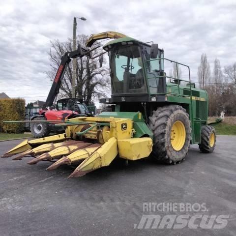 John Deere 6610 Stroji za krmo na lastni pogon