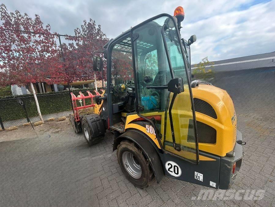 Mustang AL 506 Cab Večnamenski nakladalci