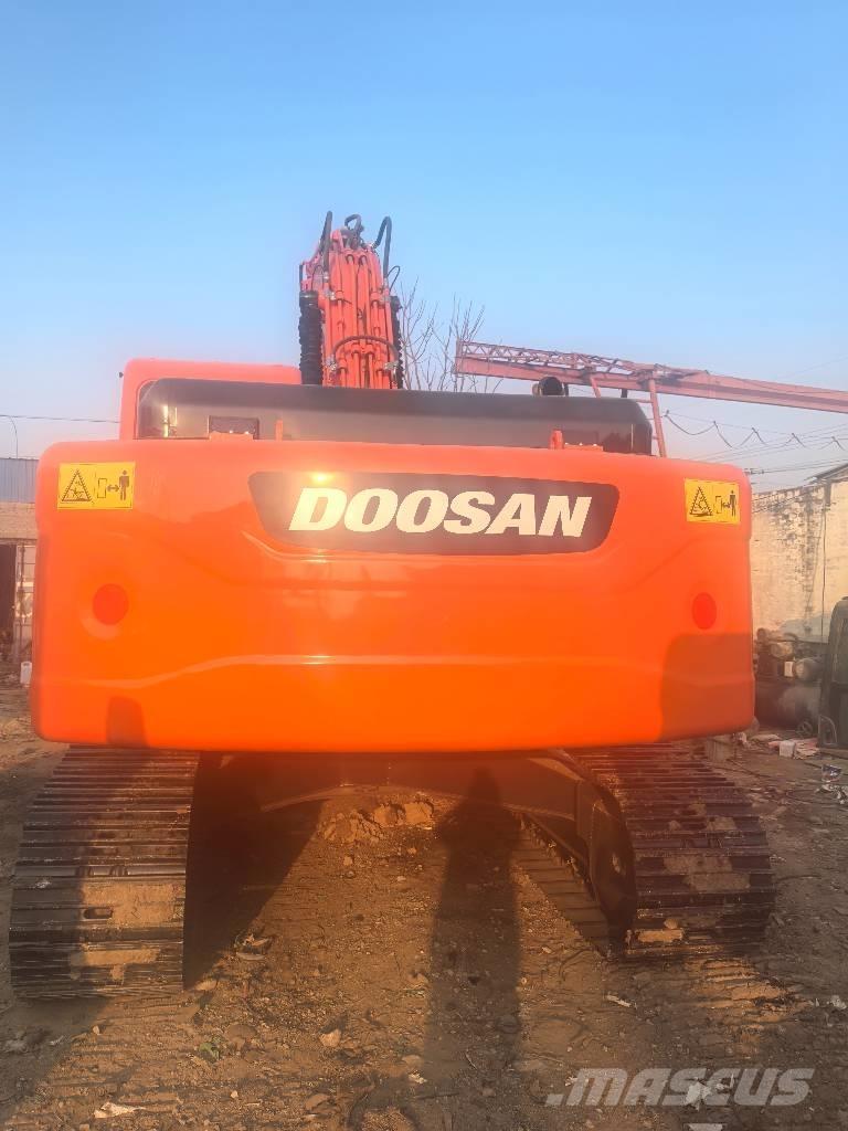 Doosan DX225 Bagri goseničarji
