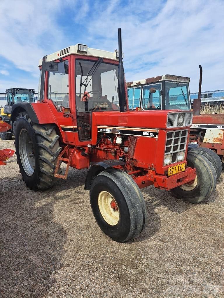 International 956XL Traktorji