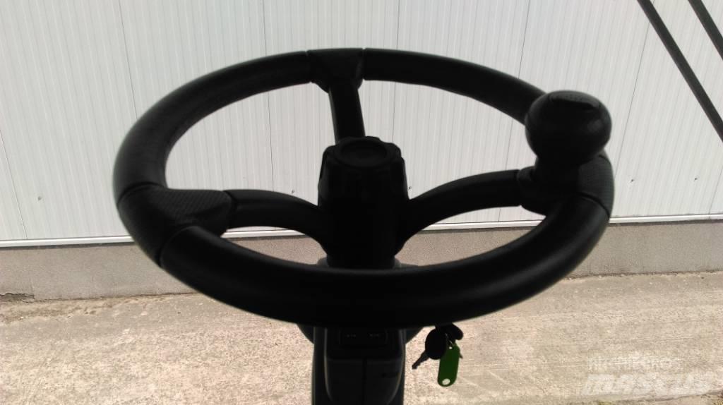 Fendt Katana 65 Stroji za krmo na lastni pogon