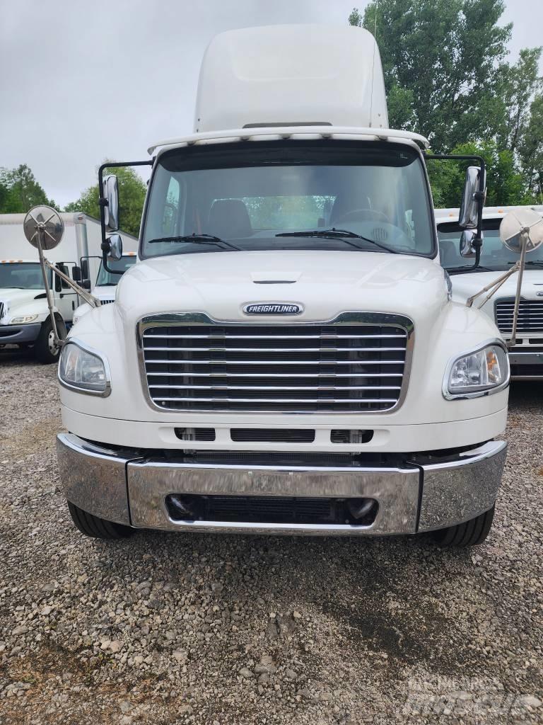 Freightliner M2 Vlačilci