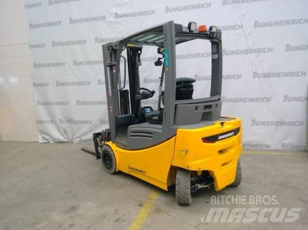 Jungheinrich EFG 320 Električni viličarji