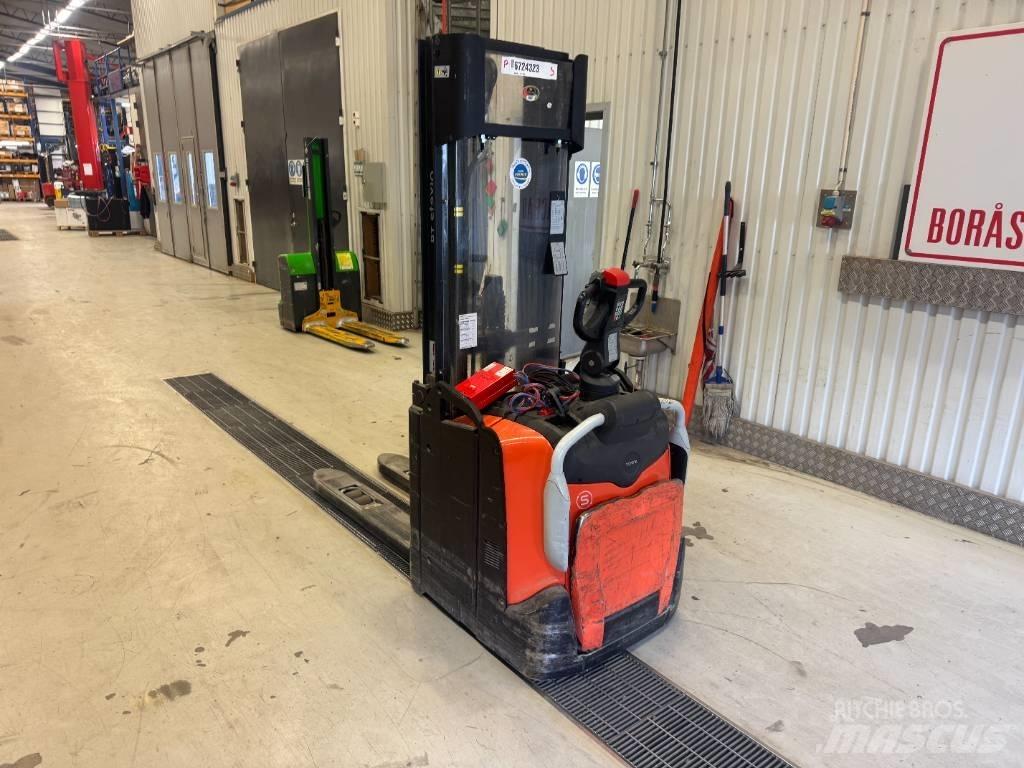 BT Toyota SPE 120 L Ročni električni viličar