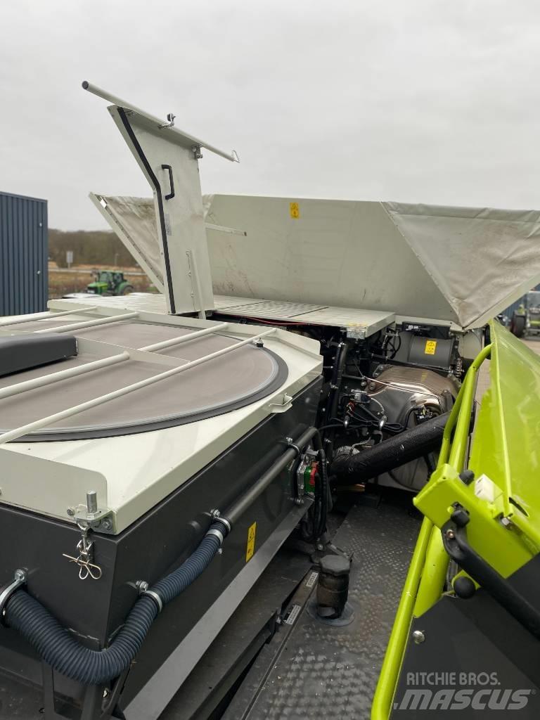 CLAAS LEXION 8800 Kombajni