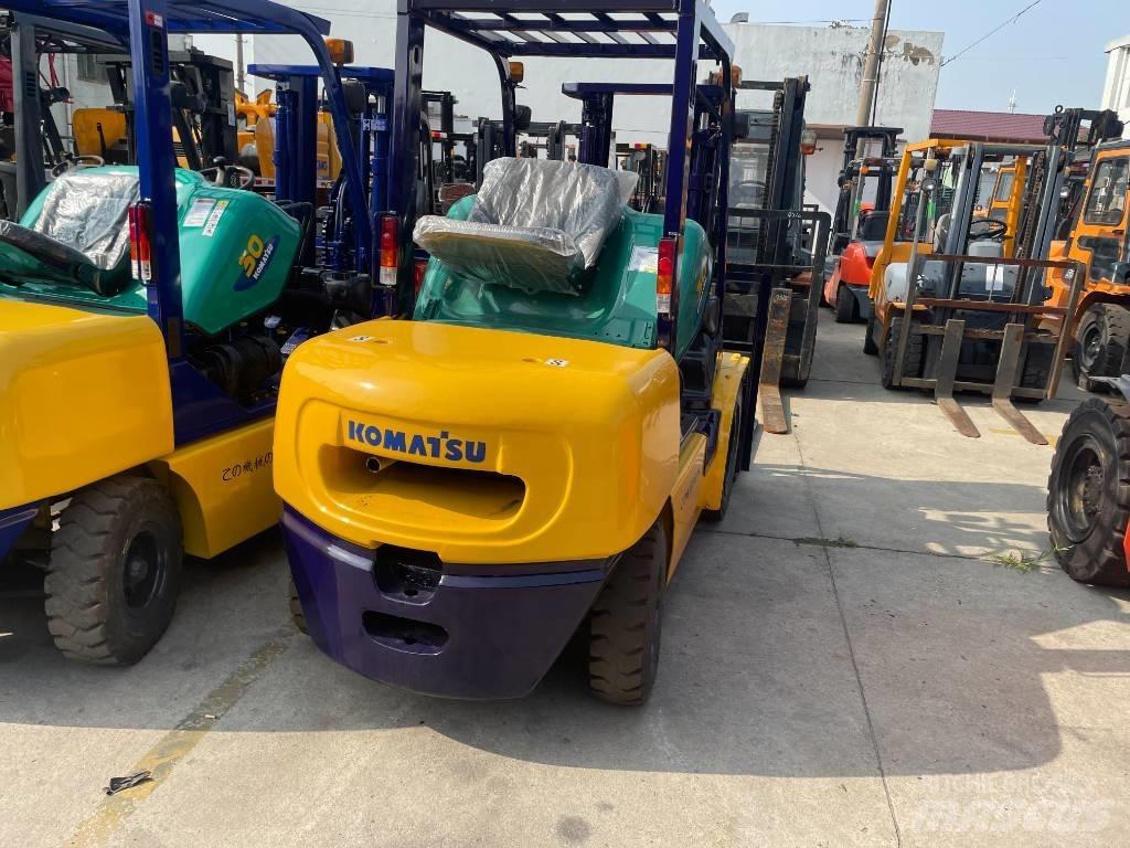Komatsu 3 T Teleskopski viličarji