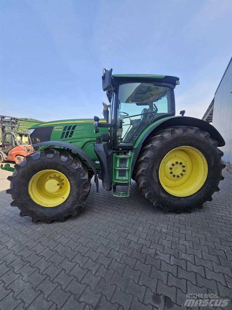 John Deere 6210R Traktorji