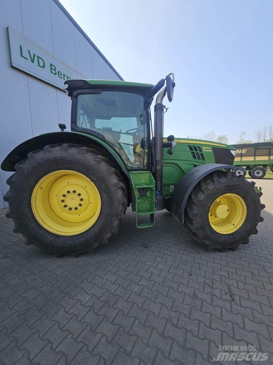 John Deere 6210R Traktorji