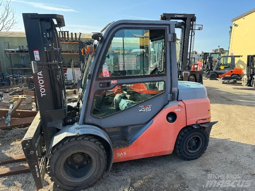 Toyota 40-8FD40N Dizelski viličarji