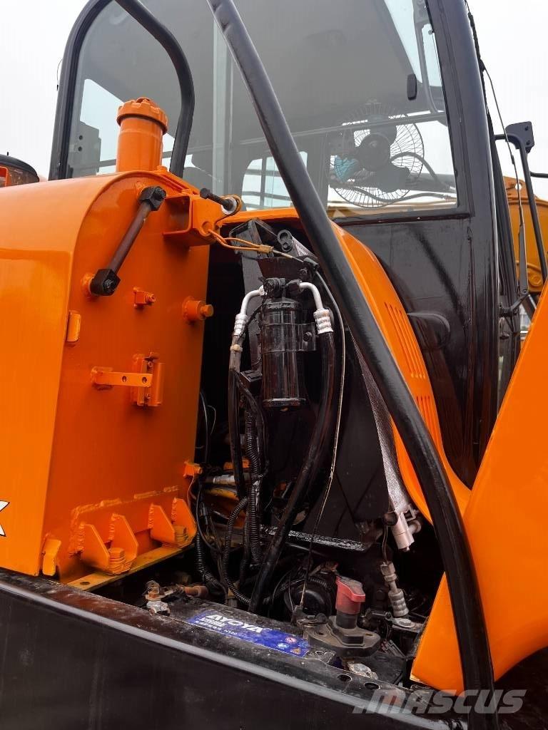 Hyundai Robex 60 W-9 Bagri na kolesih