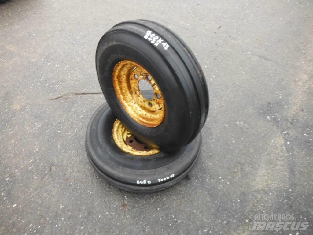 Dunlop 7.00X12 Gume, kolesa in platišča
