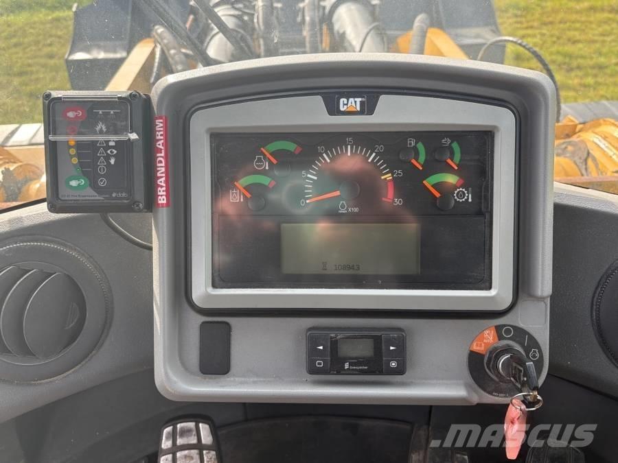 CAT 980M Kolesni nakladalci
