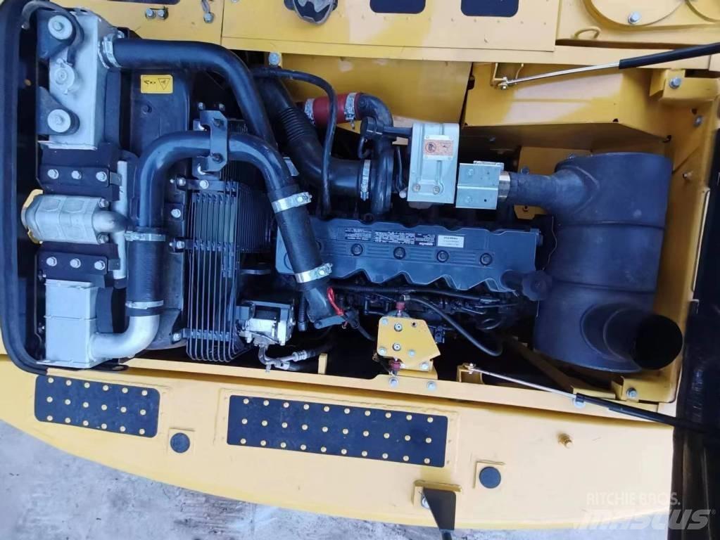 Komatsu PC 210 LC-8 Bagri goseničarji
