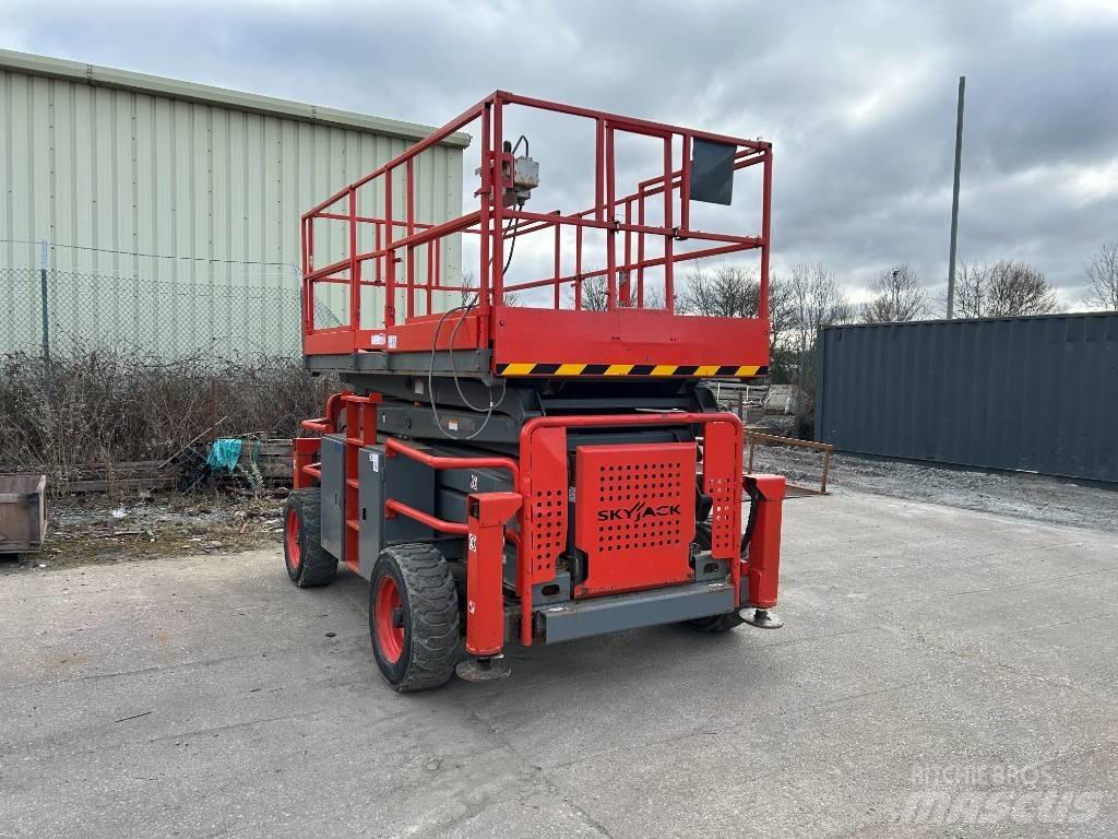 SkyJack SJ 8841 RT Škarjaste dvižne ploščadi