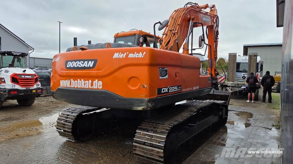Doosan DX 225 LC Bagri goseničarji