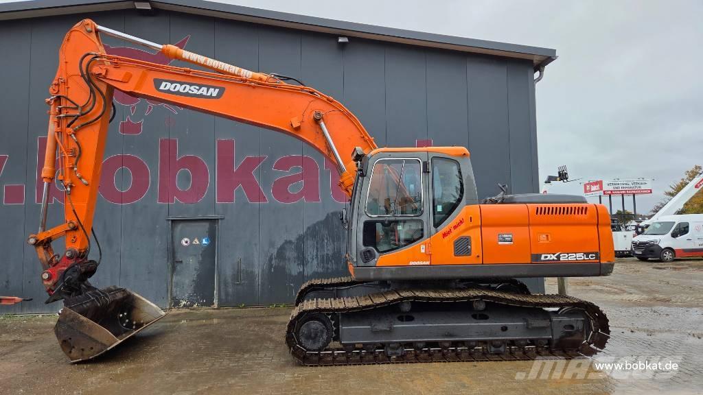 Doosan DX 225 LC Bagri goseničarji