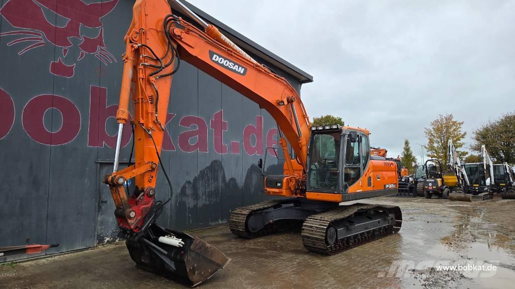 Doosan DX 225 LC Bagri goseničarji